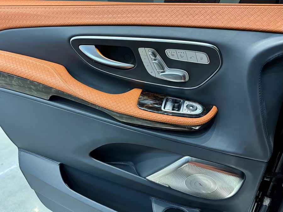 Mercedes-Benz V Class 2025 car image #18