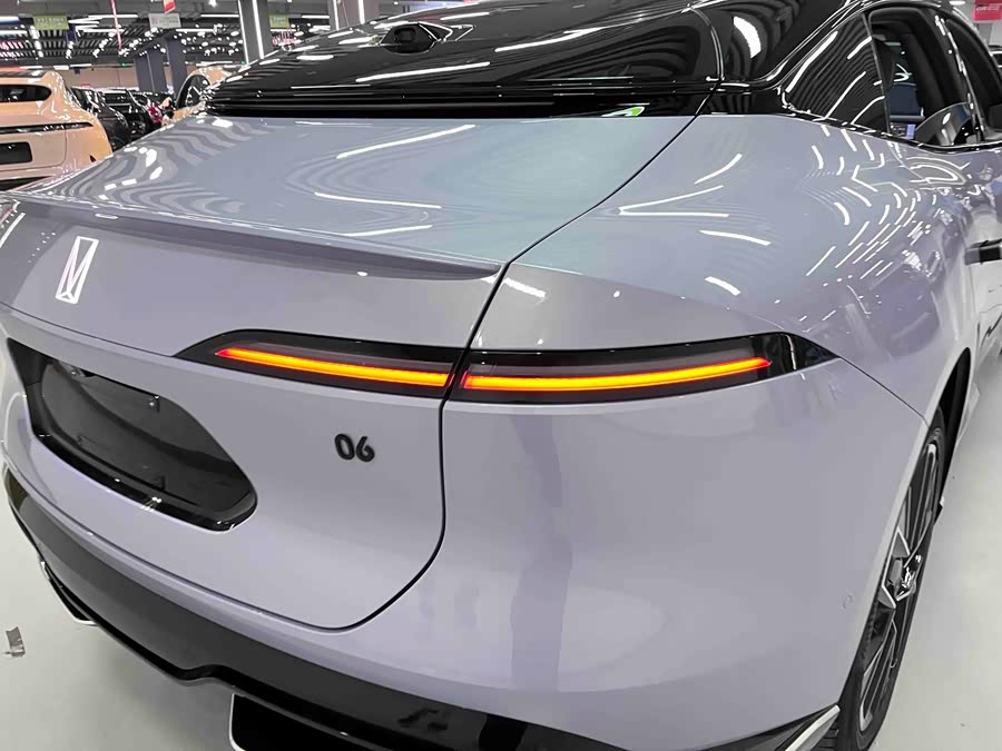 Avatr 06 2025 car image #18