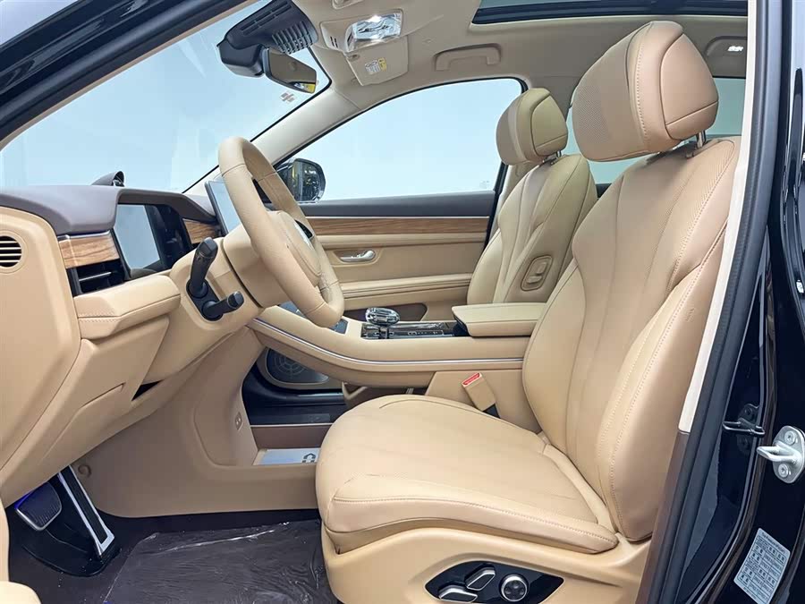 2025 car image #18