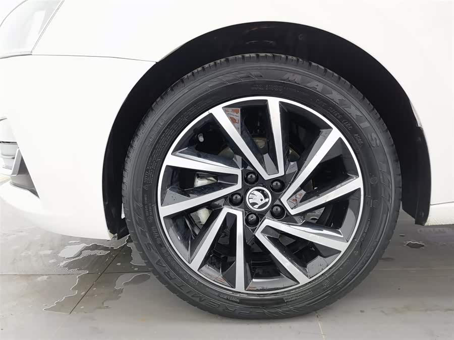Skoda Rapid 2021 car image #18