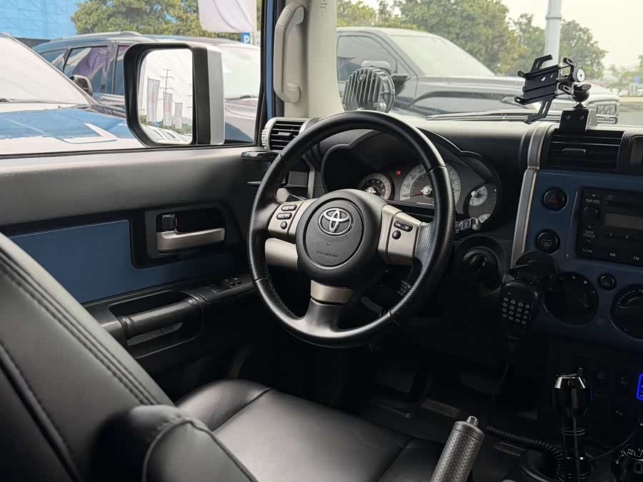 Toyota FJ Cruiser 2011 car image #18