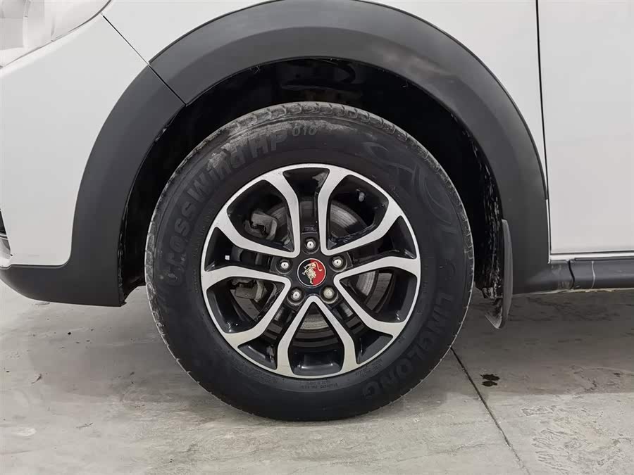 Forthing JOYEAR X3 2016 изображение автомобиля #18