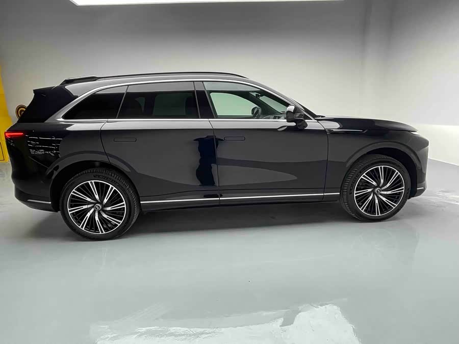 Xpeng G9 2023 car image #18