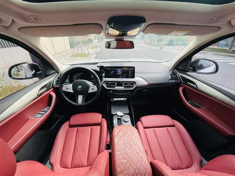 BMW iX3 2023 car image #18