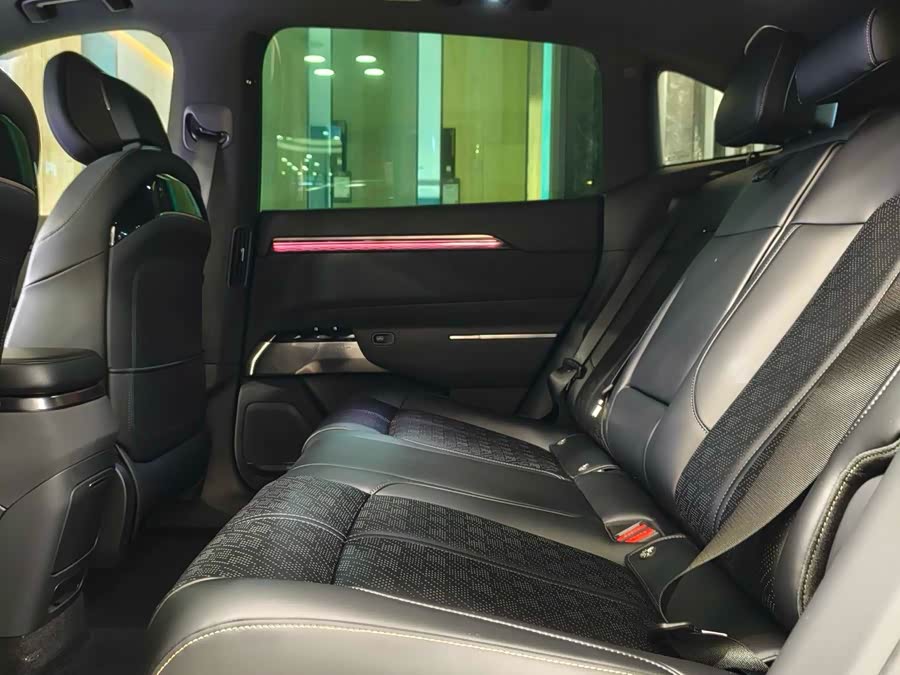 Zeekr 7X 2024 car image #18