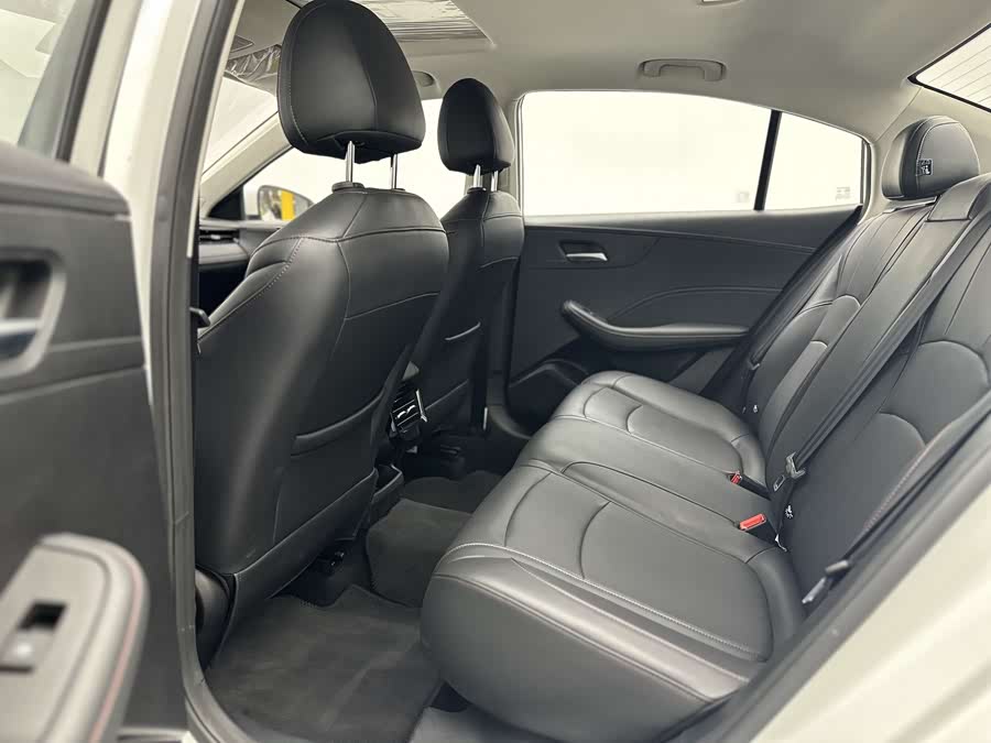 Roewe i5 2023 car image #18