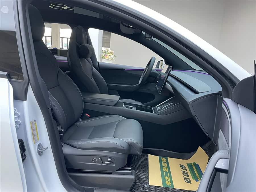 特斯拉 Model Y L 2025 汽车图片 #18