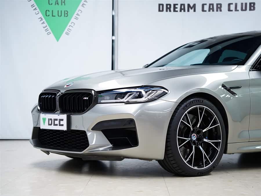 BMW M5 2022 صورة سيارة #18