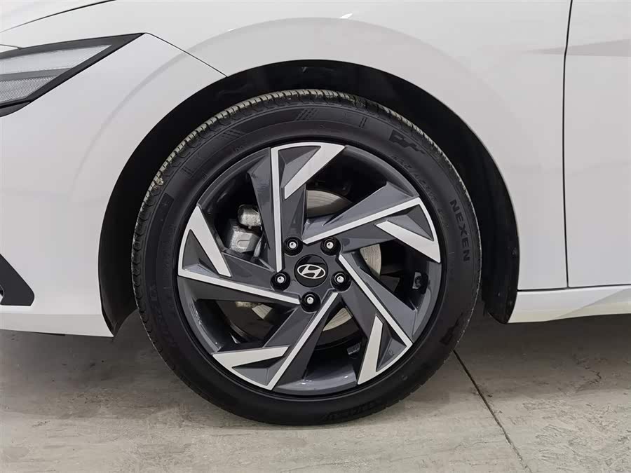 Hyundai Elantra 2024 car image #18