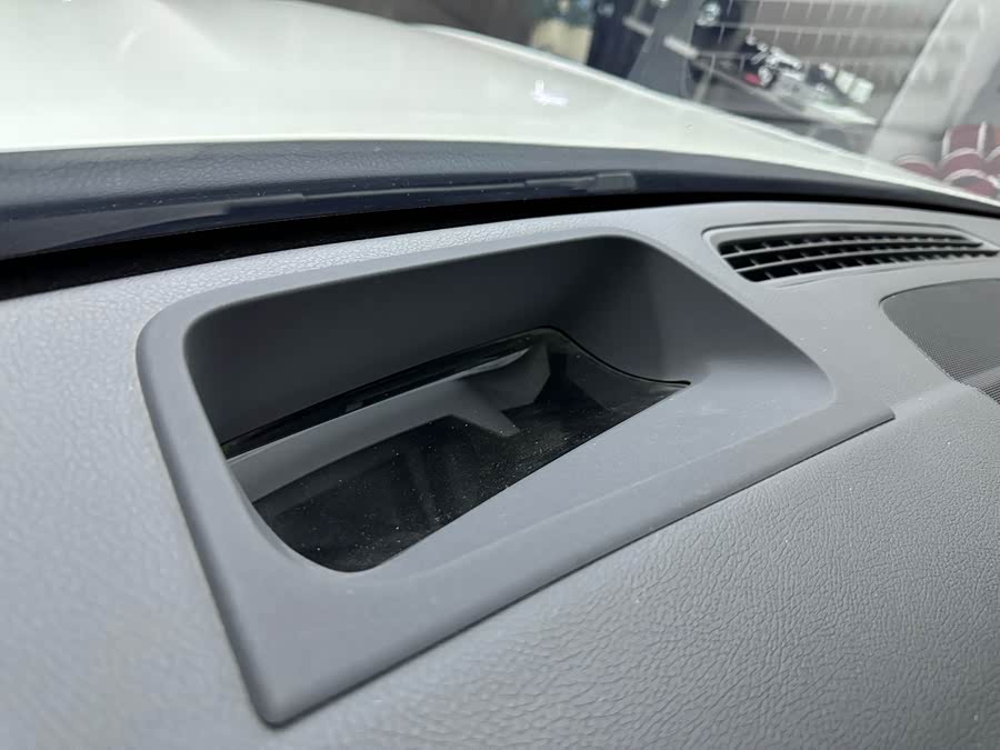 Mercedes-Benz EQB Class 2021 car image #18