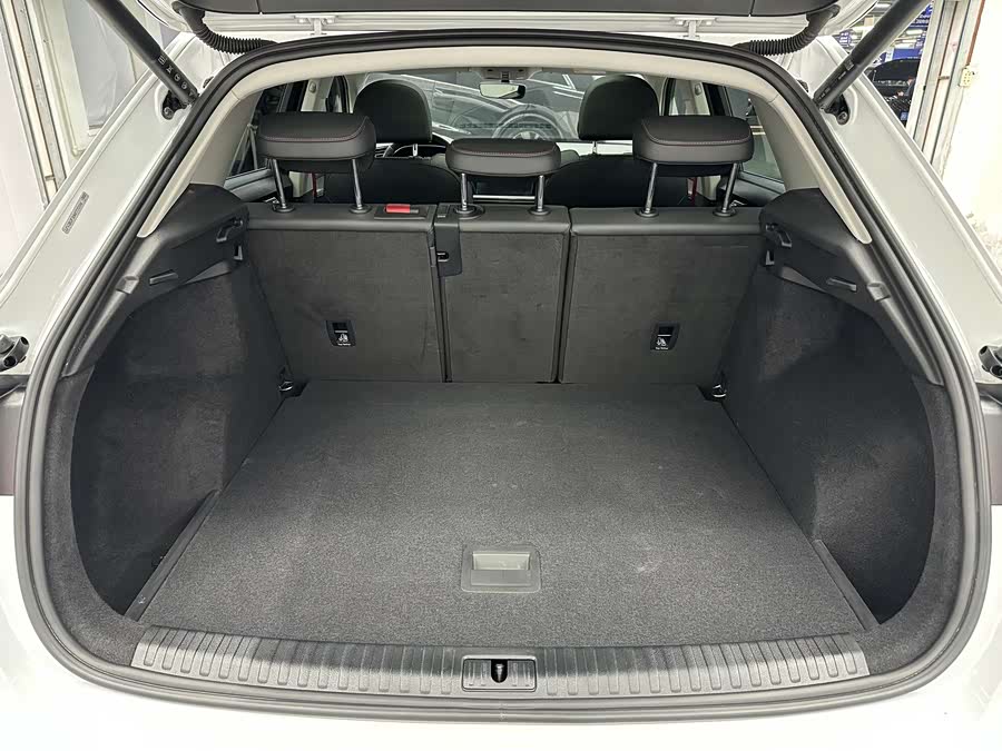 Audi Q3 2021 car image #18