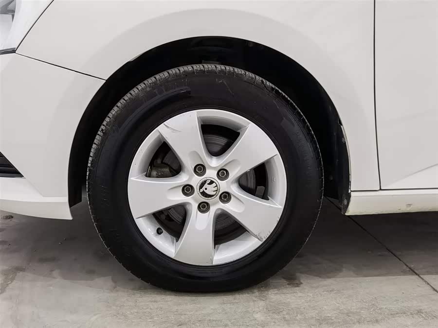 Skoda Fabia 2015 car image #18