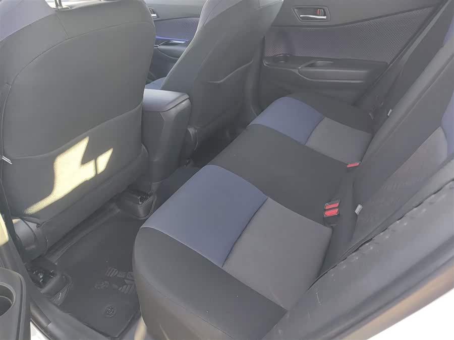 Toyota C-HR EV 2021 immagine di auto #18