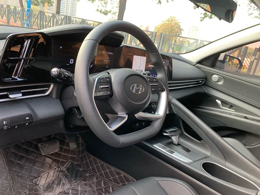 Hyundai Elantra 2022 car image #18