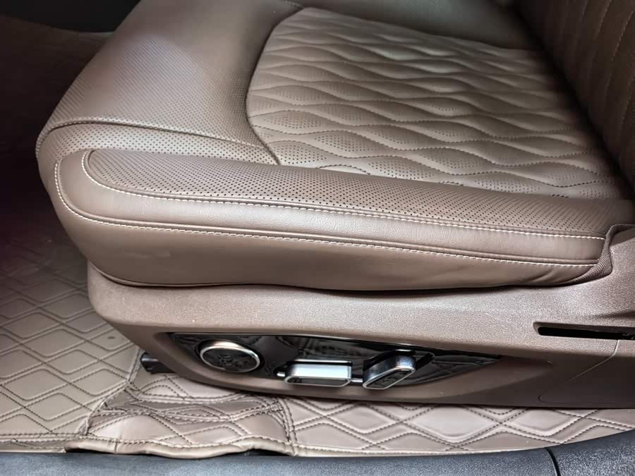 BYD Han 2022 car image #18