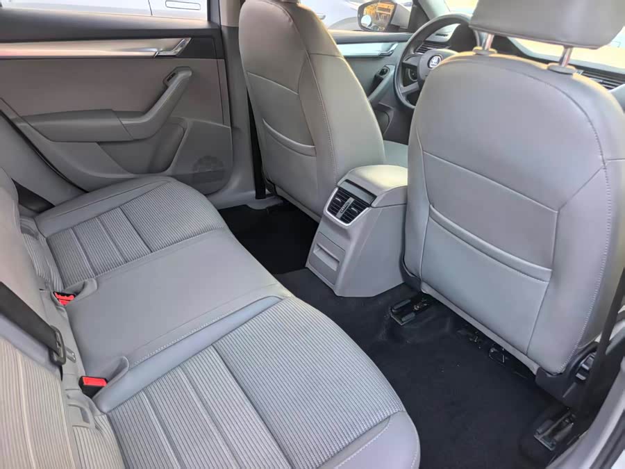 Skoda Octavia 2015 #18 Skoda Octavia 2015 car image #18
