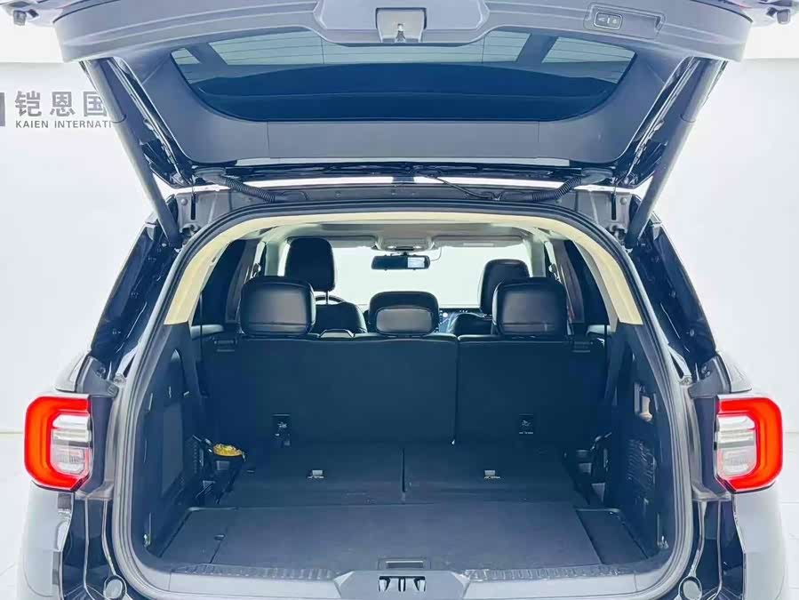 Ford Explorer 2023 car image #18