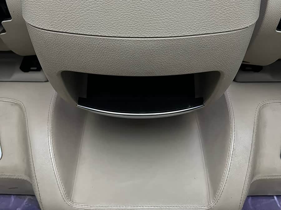 Mercedes-Benz V Class 2021 #18 Mercedes-Benz V Class 2021 car image #18