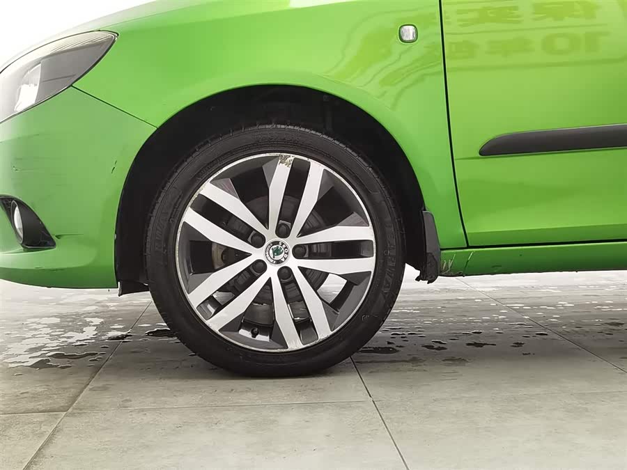 Skoda Fabia 2014 изображение автомобиля #18