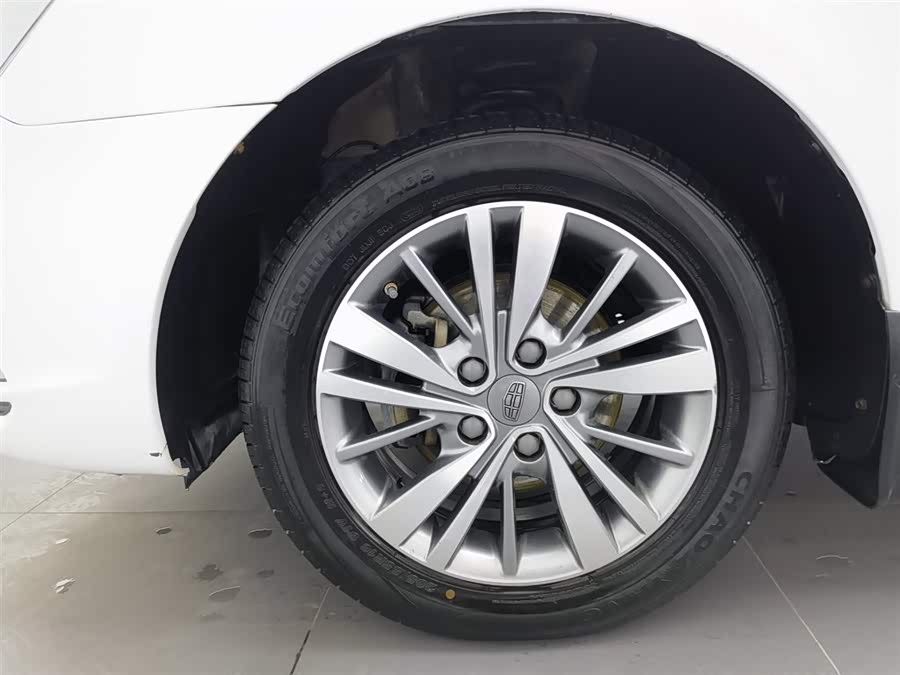 GEELY Emgrand 2018 car image #18