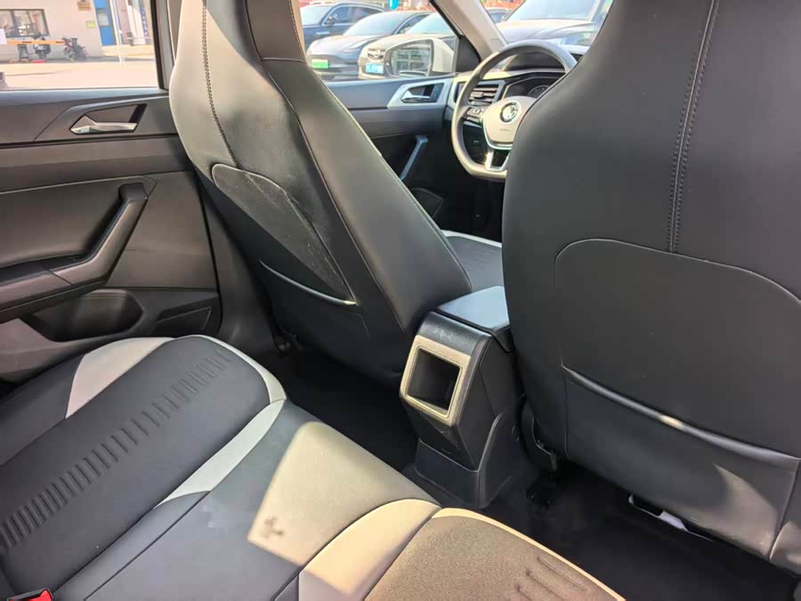 Volkswagen Polo 2020 car image #18