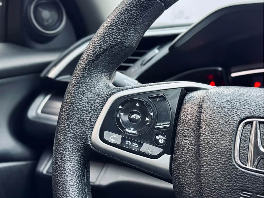 Honda Civic 2020 car image #18