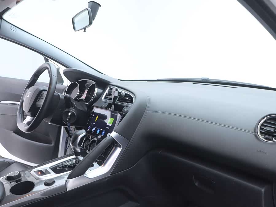 Peugeot 3008 2019 car image #18