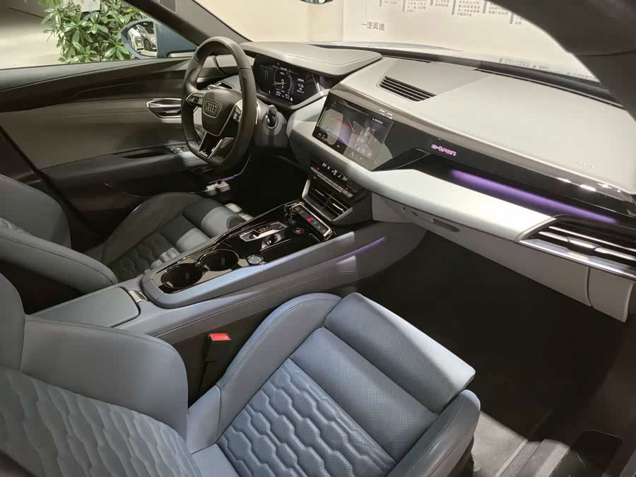 Audi e-tron GT 2024 image de voiture #18