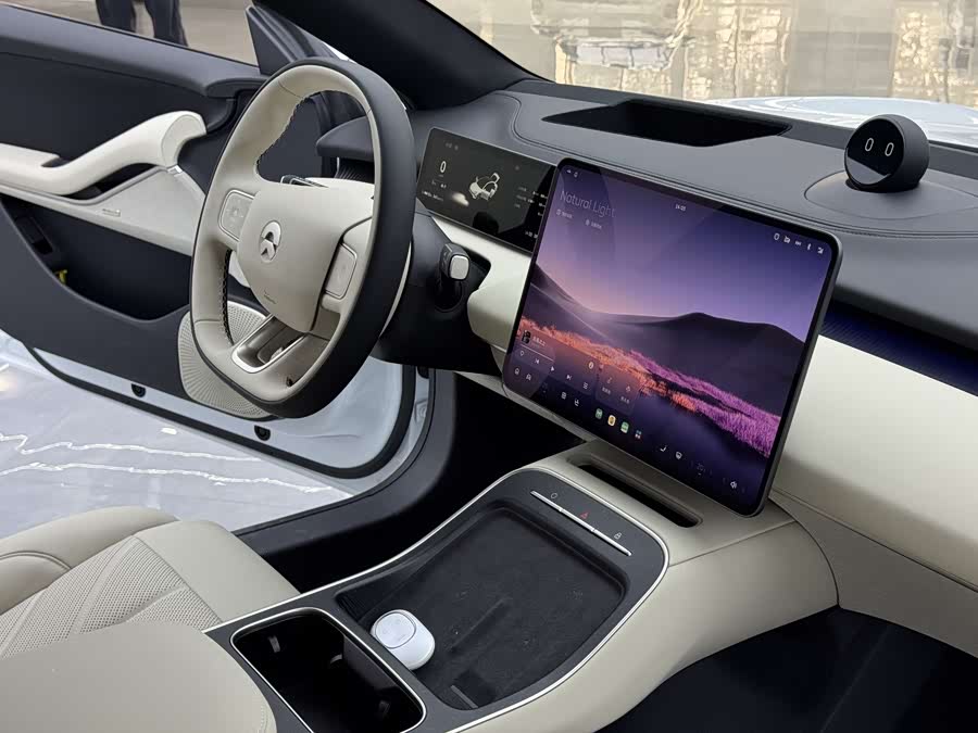 NIO ET5 car image #18