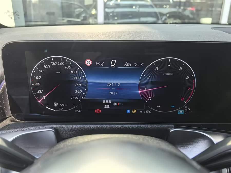 Mercedes-Benz GLB Class 2025 immagine di auto #18