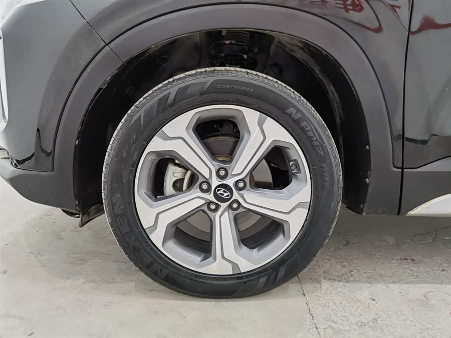 Hyundai Santa Fe 2021 car image #18