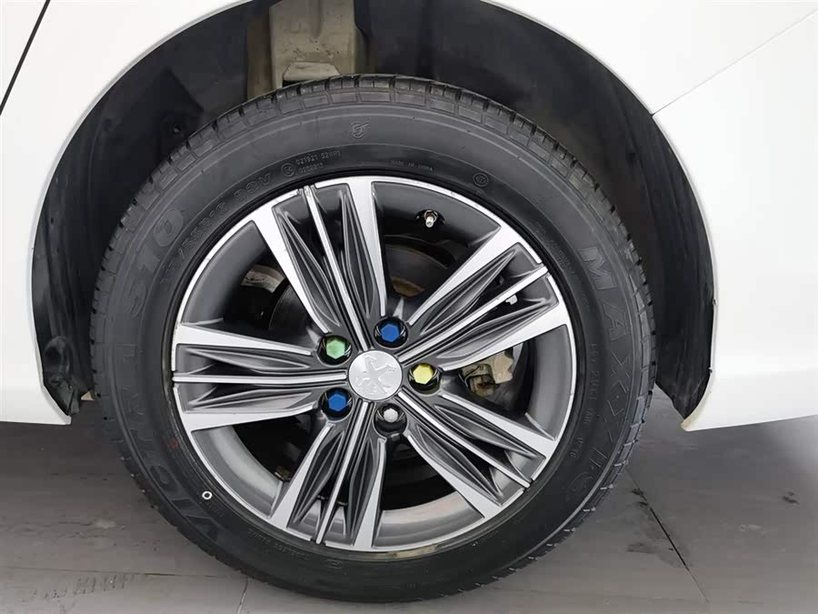 Peugeot 308 2018 car image #18