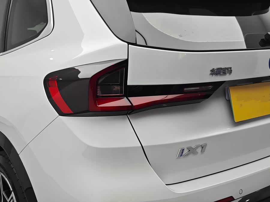 BMW iX1 2025 #18 BMW iX1 2025 car image #18