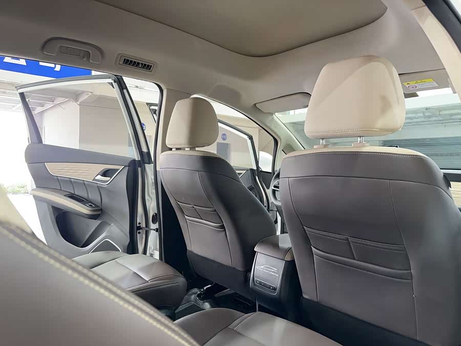 BYD Song MAX New Energy 2022 car image #18