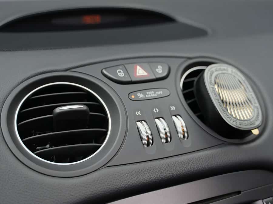 Mercedes-Benz SL Class 2006 car image #18