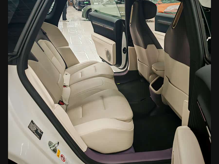Avatr 12 2024 car image #18