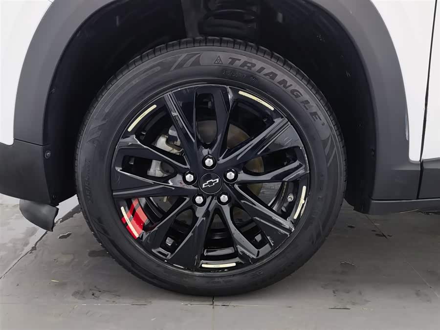 Chevrolet Tracker 2020 immagine di auto #18