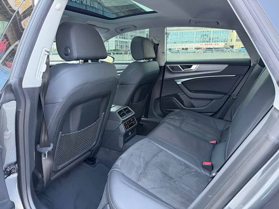 Audi A7 2022 car image #18