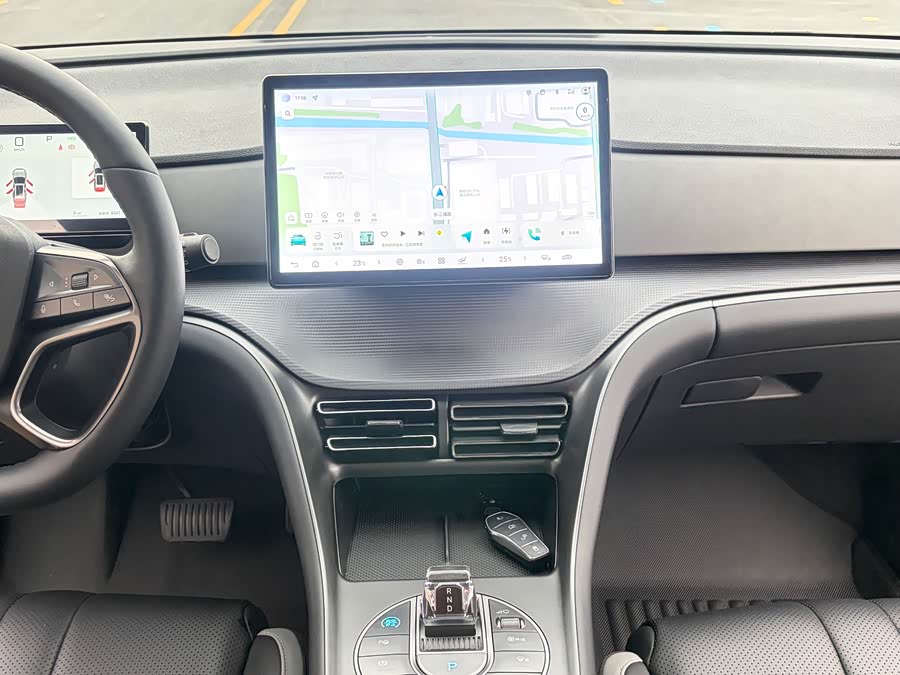 BYD Sea Lion 05 DM-i 2025 #18 BYD Sea Lion 05 DM-i 2025 car image #18