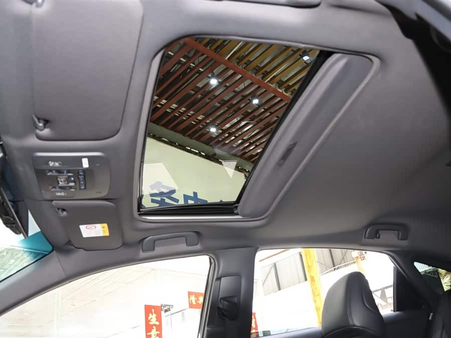 Toyota Avalon 2021 car image #18