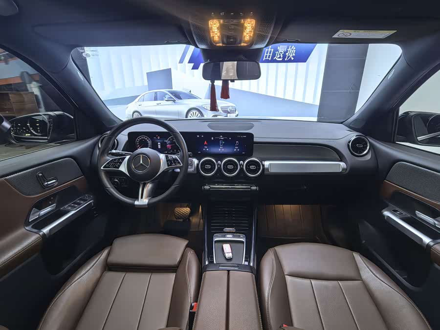 Mercedes-Benz GLB Class 2024 #18 Mercedes-Benz GLB Class 2024 car image #18