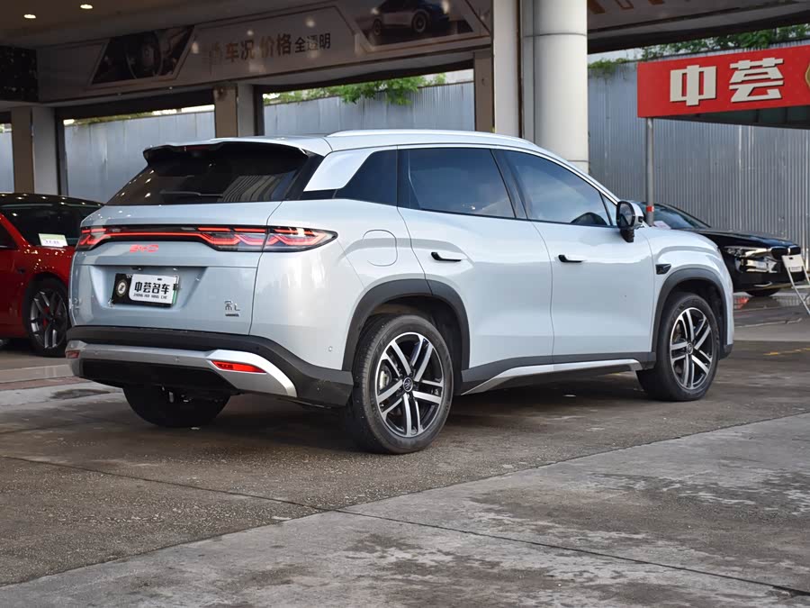 BYD SongL DM-i 2025 #18 BYD SongL DM-i 2025 car image #18