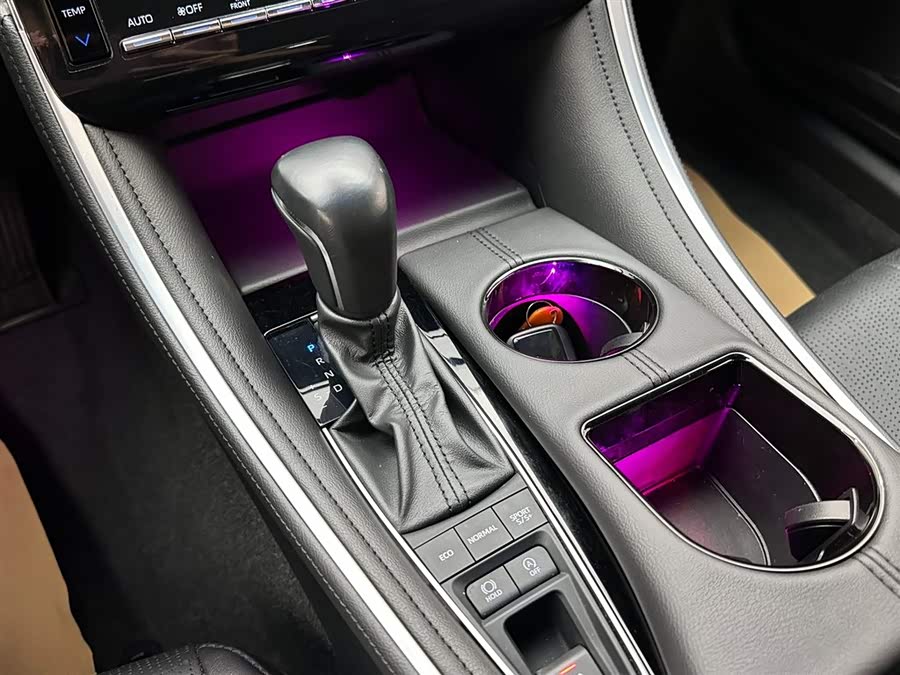 Toyota Avalon 2024 car image #18