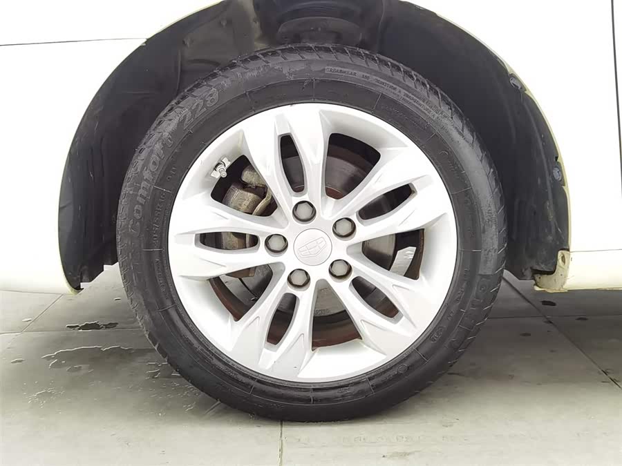 GEELY Emgrand 2015 car image #18