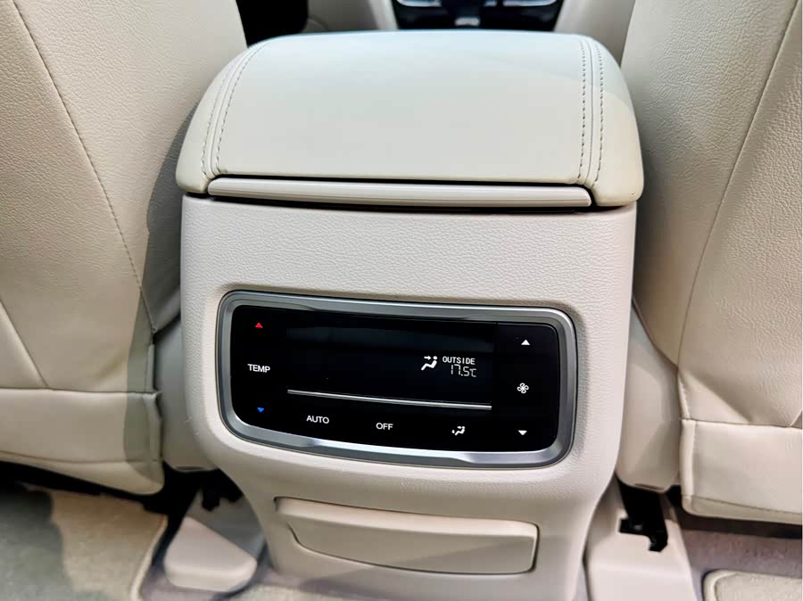 GAC Trumpchi GS8 2017 #18 GAC Trumpchi GS8 2017 car image #18