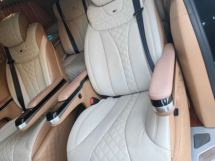 Mercedes-Benz V Class 2020 #18 Mercedes-Benz V Class 2020 car image #18