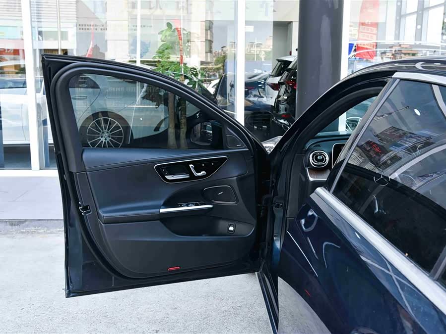 Mercedes-Benz C Class 2022 car image #18