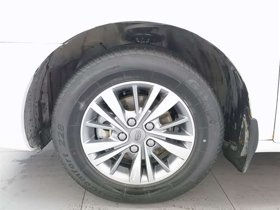 GEELY Emgrand 2018 car image #18
