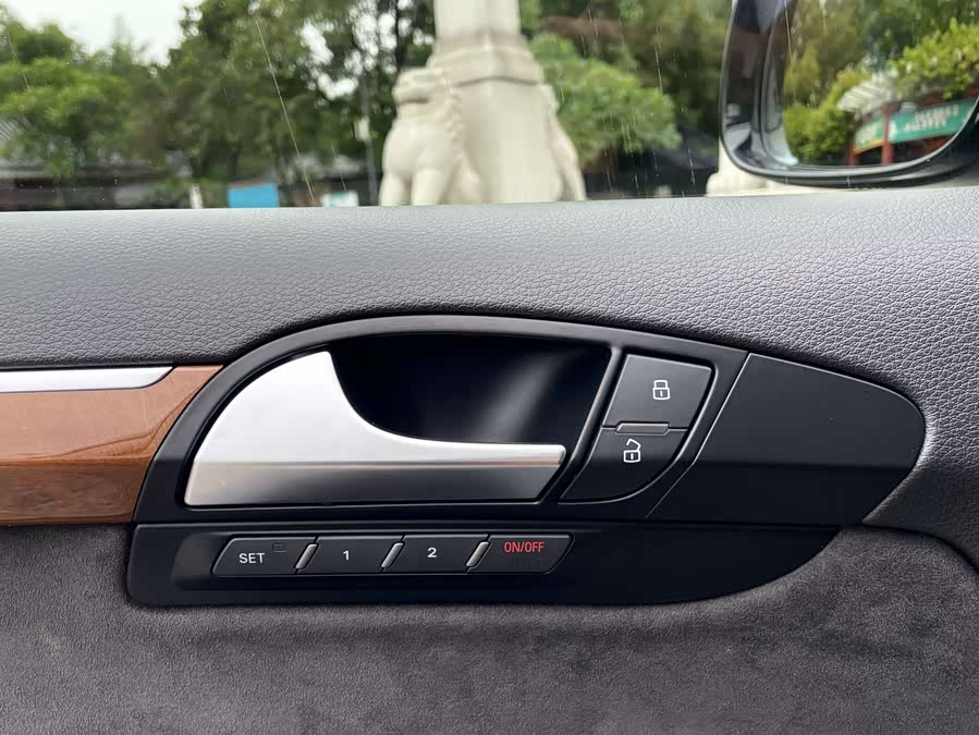 Audi Q7 2015 car image #18