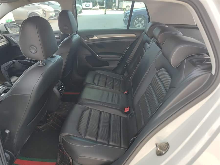 Volkswagen Golf New Energy (Imported) 2020 صورة سيارة #18